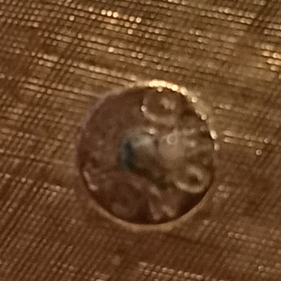 Vintage Monet signed faux pearl and gold tone earrings - Picture 4 of 4